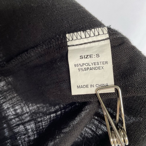 Linen Button-Up Shirt with Back Detail - Small -Versatile for Office to Outdoors - Picture 6 of 7